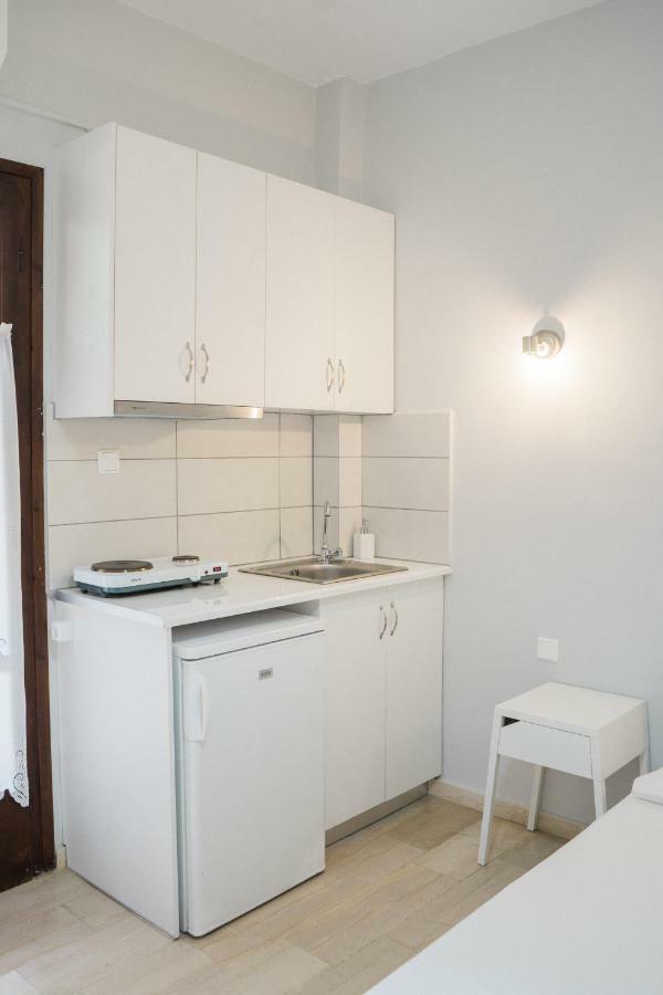 Afroditi Pansion Ayios Nikitas Bagian luar foto